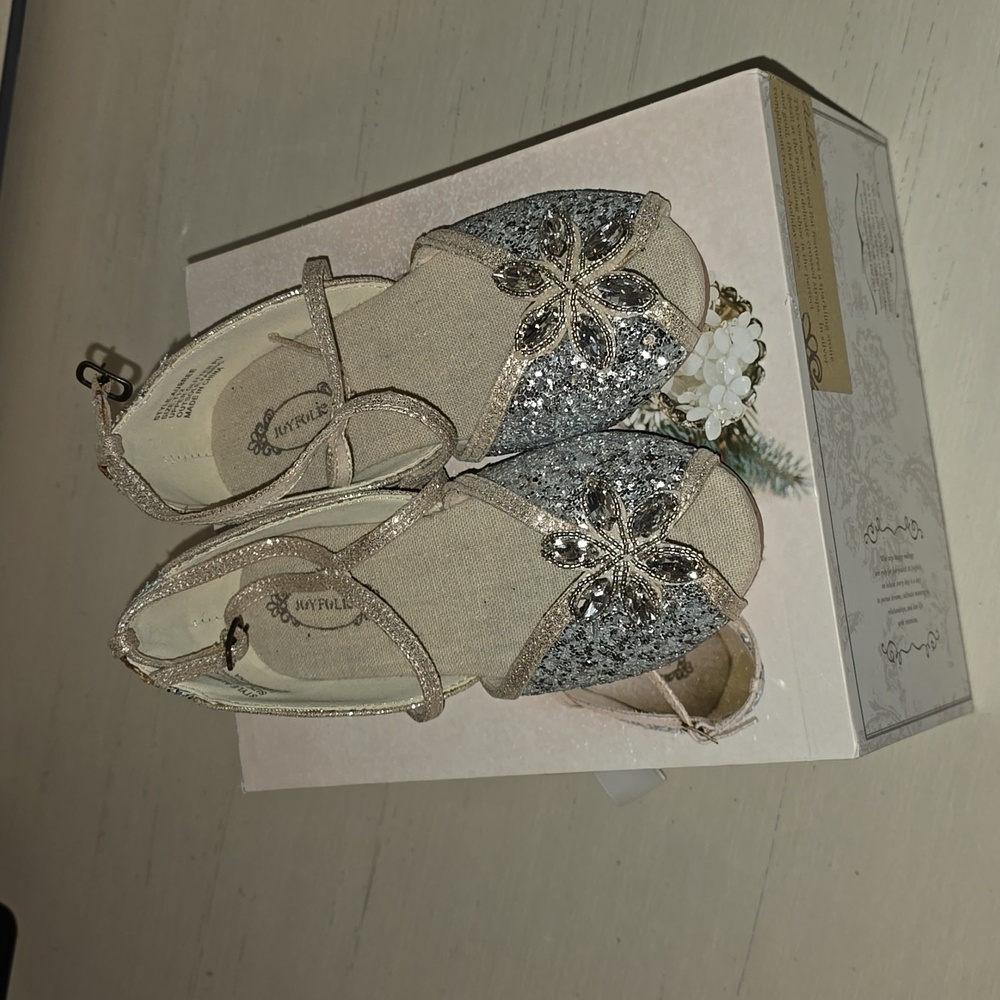 Brand new in box Joyfolie Aubree dress shoes